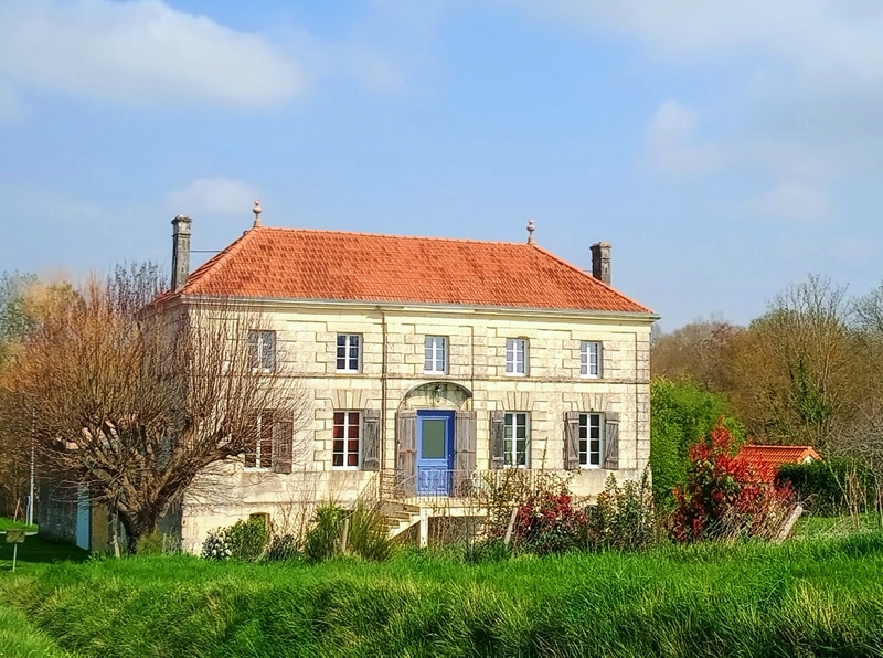 PHOTO-HOUSE.jpg