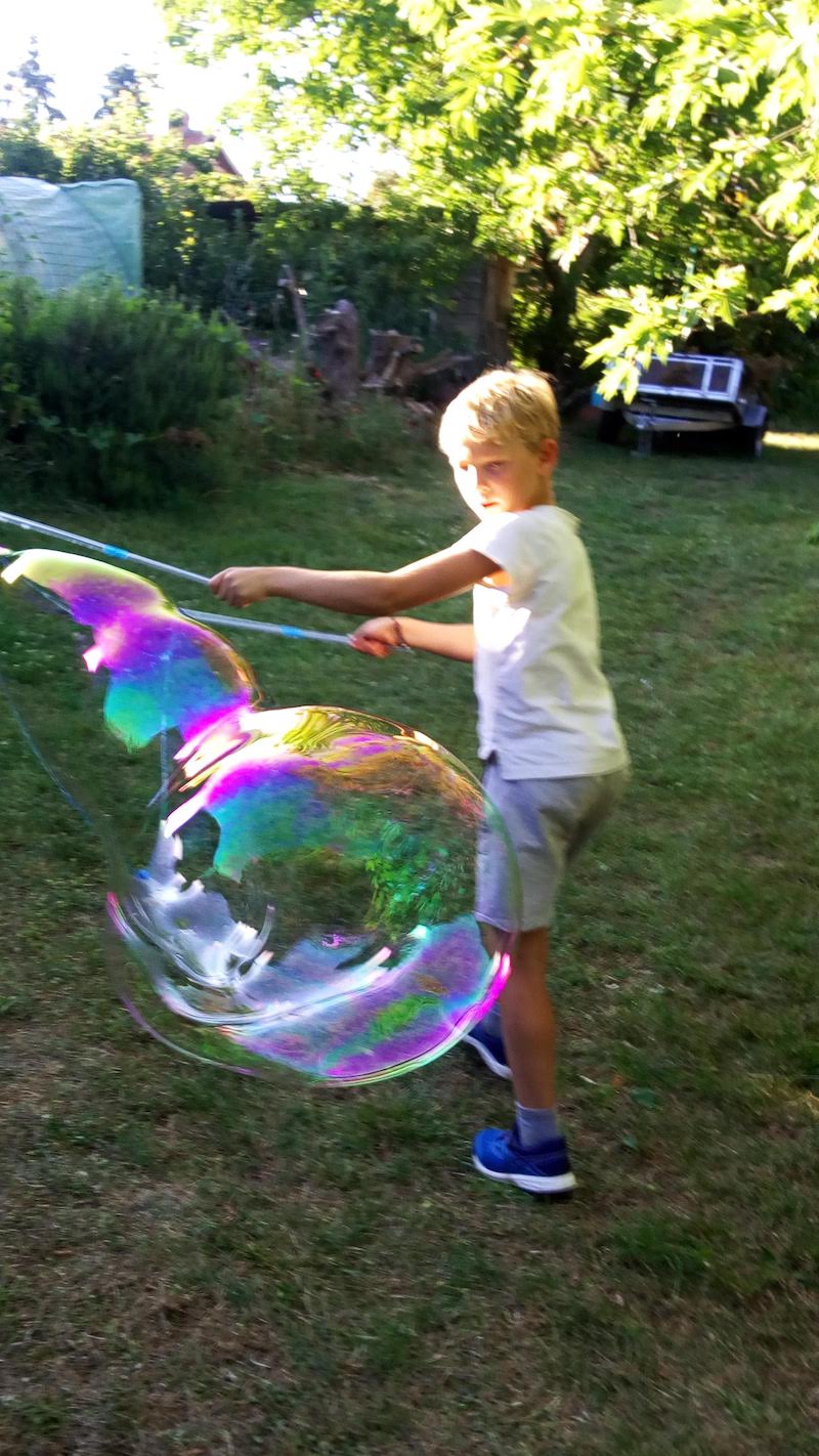 giant bubbles