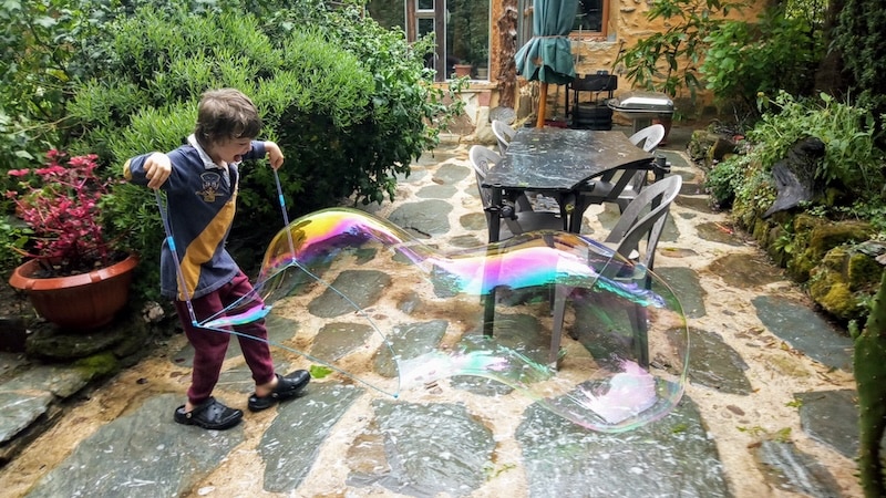 make bubbles