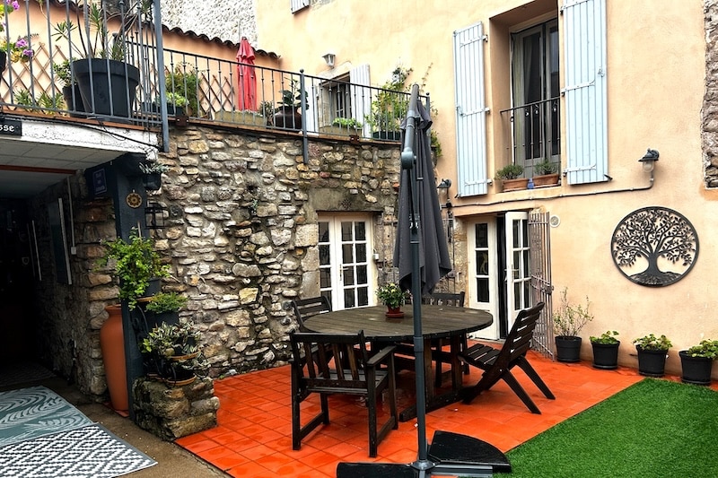 04_Courtyard